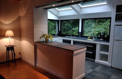 Pommerit-le-Vicomte House | At the water's edge.