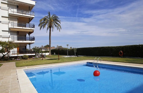 Creixell Apartment | AT017 Constel.lació: Apartamento con salida a una terraza con fantásticas vistas al mar
