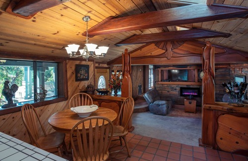 Atascadero Cabin | Atascadero Lodge, Loft & Lounge