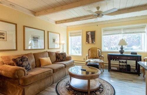Elkhorn House | Atelier Condo 1094