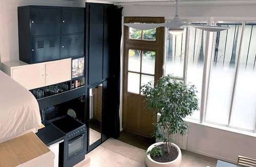 Quartier Sainte-Marguerite Apartment | Atelier d'artiste/artist loft/35m2