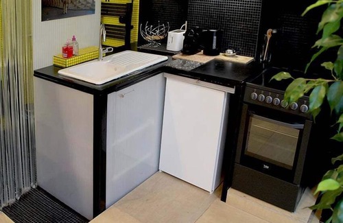 Quartier Sainte-Marguerite Apartment | Atelier d'artiste/artist loft/35m2