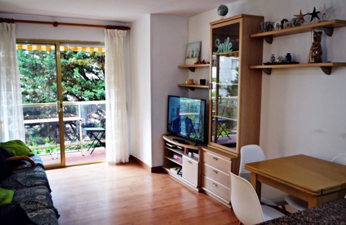 Pineda de Mar Apartment | ATHENA. Cozy apartment for families. 60m from the beach. Free WIFI