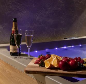Attiki Apartment | Athens Lovely Penthouse With Spa 5' to Metro