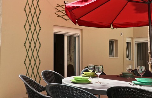 Petralona Apartment | Athens Philopapou House