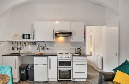 Roundham Apartment | Atherfield Apartments No. 6 - Tree Tops