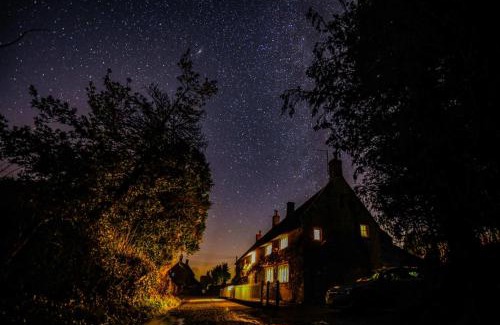 Ilminster House | Atherstone Farm Cottage