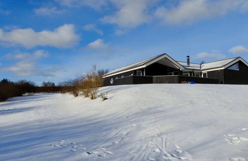 Lyngsbæk Strand House | "Athisl" - 800m from the sea by Interhome