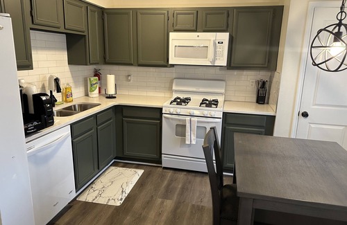 Decatur House | ATLANTA METRO CENTRAL LOCATION 5 MINUTES FROM THE CITY , BUCKHEAD STONE MOUNTAI