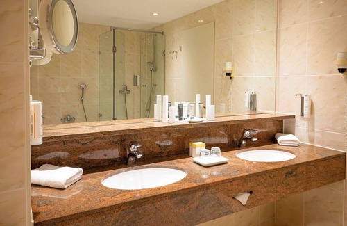 Schwaig Hotel | Atomis Hotel Munich Airport by Mercure