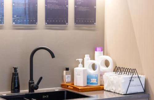 Hongshan Hotel | Atour Hotel Central China Normal University Wuhan Street Entrance