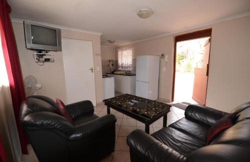 Greater Johannesburg Metropolitan Area House | Attaché Guest Lodge & Health Spa