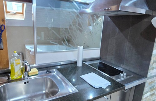 Sihlfeld Apartment | Attic loft with rooftop terrace!