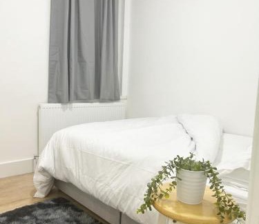 Marlborough House | Attractive 3 bed house in London Harrow