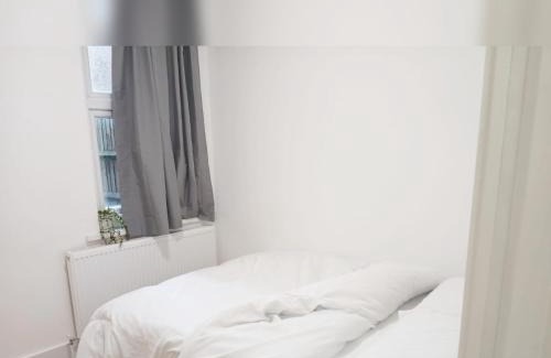 Marlborough House | Attractive 3 bed house in London Harrow
