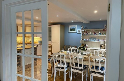 Lyme Regis House | Attractive former stables located on beautiful Victorian private country estate