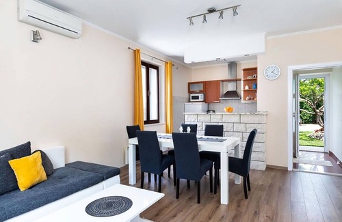 Gruda Villa | Attractive House with A/C, Private Pool, Superb Views of the Konavle Valley, 5 mins walk to Gruda!