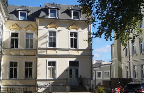 Seebad Heringsdorf House | attraktive Fewo: 100 m zum Strand, WLAN, Fahrräder