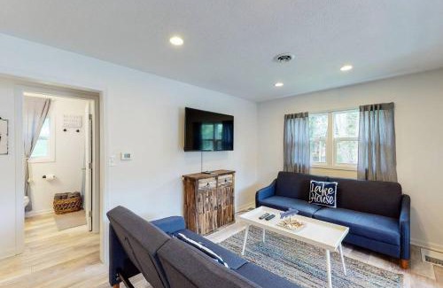 Sherrodsville House | Atwood Breeze-Tranquil Lake Escape