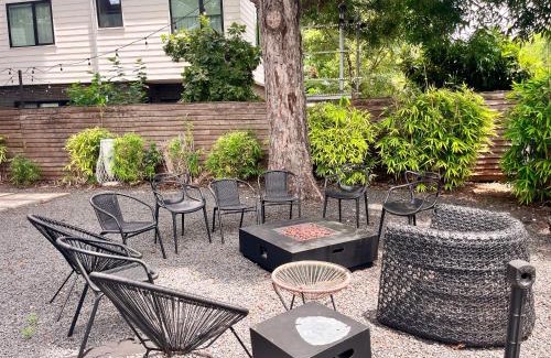East Cesar Chavez Villa | ATX Icon Mansion - Rainey Street - 6 min walk
