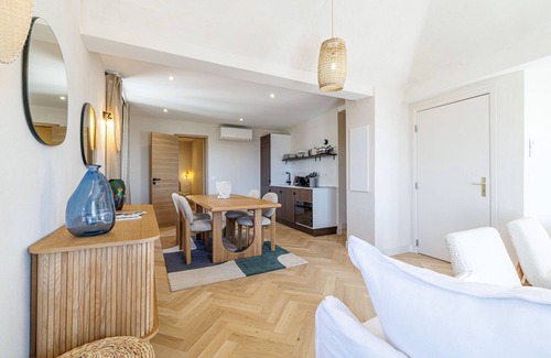 Lazaret Apartment | Atypical Duplex Apartment – Air-Conditioned – 2 Bedrooms