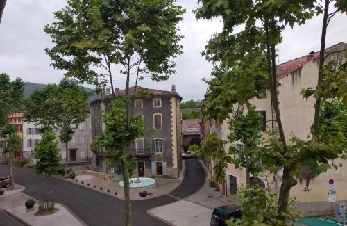 Chalabre Apartment | Au coeur de Chalabre, bastide médiévale, près du lac de Montbel