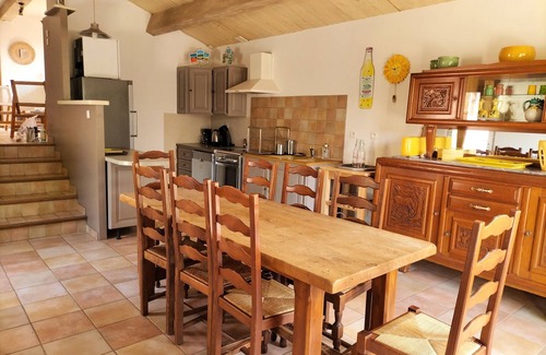 Gargas House | Au Milieu des Vignobles, Près de Plusieurs Sites Classés et Chemins de Randonnée