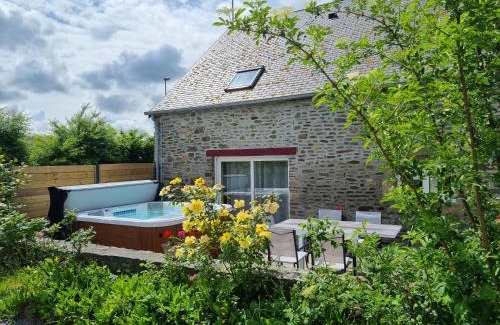 Pontorson House | Au Mont De La Rive #Jaccuzi et Mont-Saint-Michel #