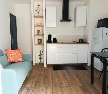 Pezenas Apartment | Au Pied De La Colline calme et détente Pézenas