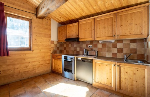 Lanslevillard Condo | Au pied des pistes | T8 pour 16p | Vue imprenable