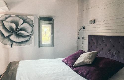 Tourrettes Hotel | Auberge Des Pins