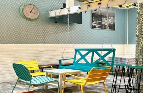 Petit-Ivry Hotel | Auberge Eco