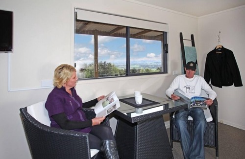 Clevedon Cottage | Auckland Country Cottages - Tui Cottage
