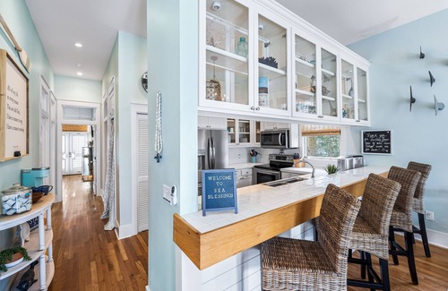 Frangista Beach Cottage | Aug-Oct Reduced!*Pool Access*Beach Gear Included!