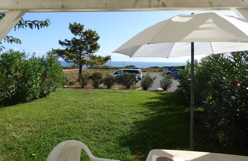 Prunete Villa | Aulyna residence, sea view, beachfront, with swimming pool and air conditioning.