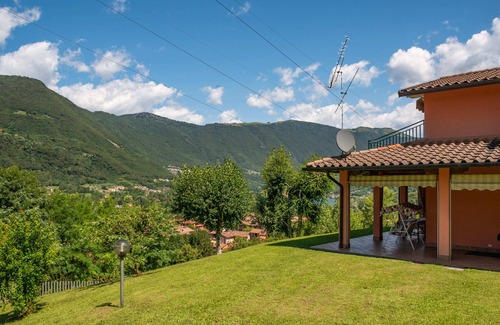 Monasterolo del Castello Apartment | Aunt Maria's - Spirola Apartment. For a vacation surrounded by greenery