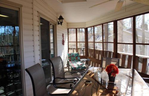 Fairfield Bay House | Aunt Pattie's Lake House