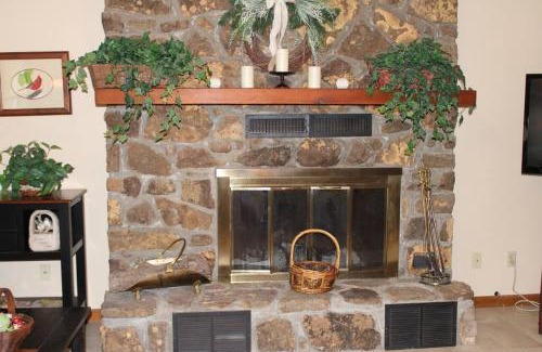 Fairfield Bay House | Aunt Pattie's Lake House