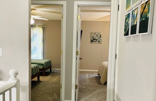 Enterprise House | Auntie Ruckers Charming Townhouse