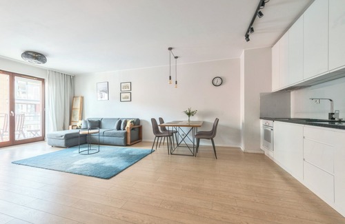 Old Town Apartment | Aura 39 by Grand Apartments