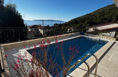 Lovran Apartment | Aura Adriatica Olive - Luxury Apartment, private pool, sea view, parking