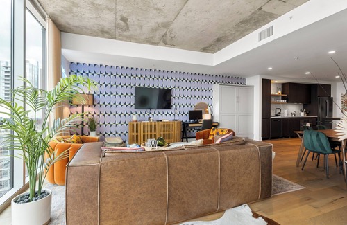 Rainey Street Historic District Condo | Austin Affinity Lux Riverside Penthouse