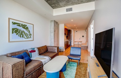 Rainey Street Historic District Condo | Austin hideaway in the heart of the city with rooftop pool, terrace, and gym