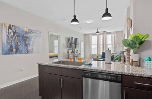 Austin Apartment | Austin's Serene Views w/Large Balcony*Pool