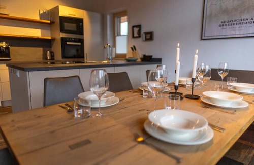 Schonbach Ski Chalet | Austrian Alps Chalet with Ski Access