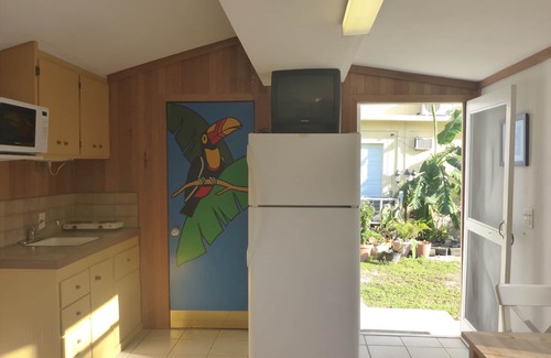 Marathon Cottage | Authentic And Charming Little Cottage 60 Ft From The Ocean