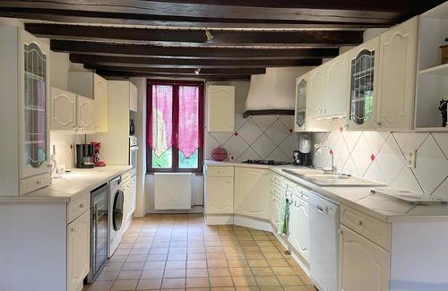 Hyds Cottage | Authentic Bourbonnaise Cottage near Néris-les-Bains