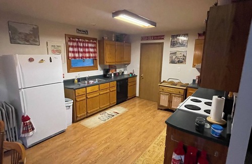 Bourbon Cabin | Authentic Cedar Cabin-Dogwood Cabin-with Pool near Blue Springs Ranch