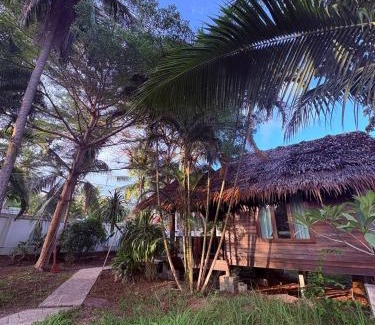 Hin Hong House | Authentic Thai Wooden House Coconut Lane