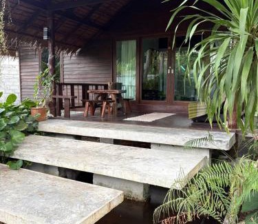 Hin Hong House | Authentic Thai Wooden House Coconut Lane